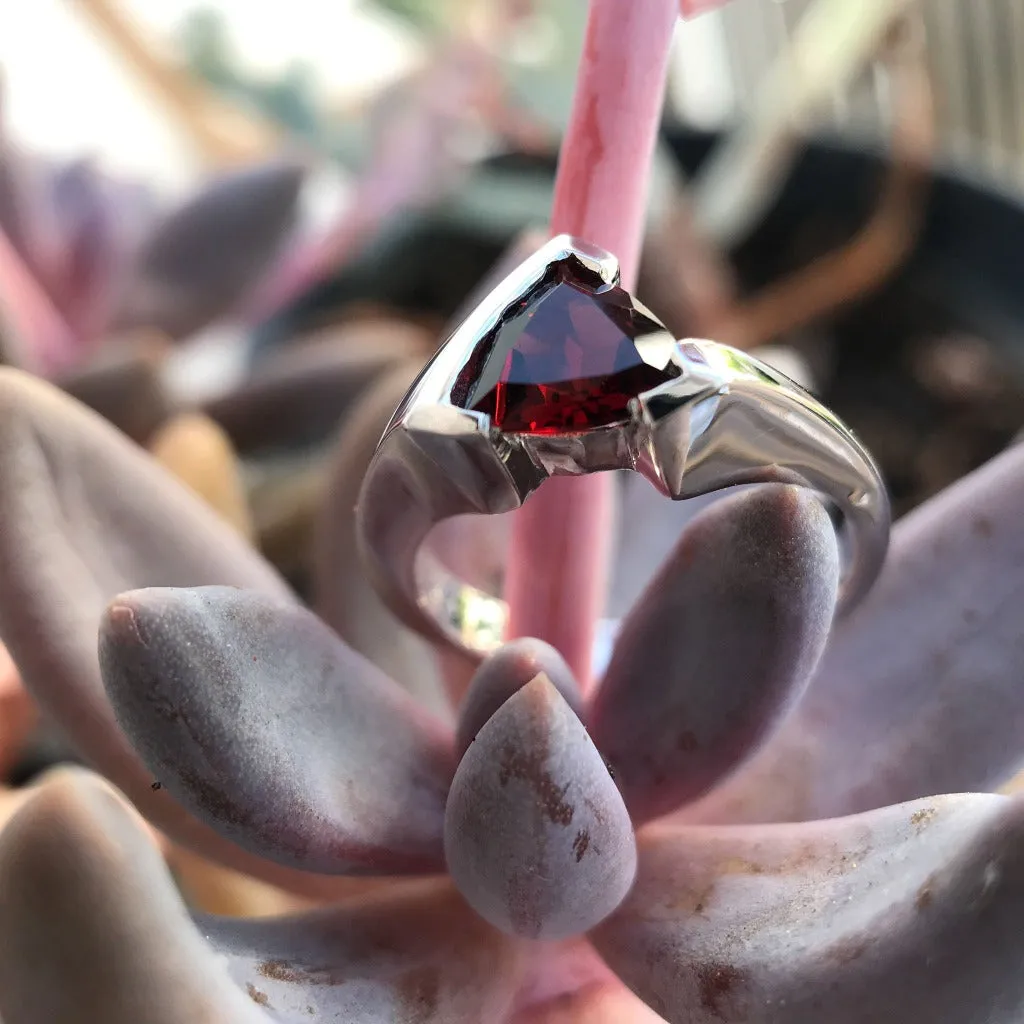 Trilliant Cut Garnet with Twisted White Gold Band