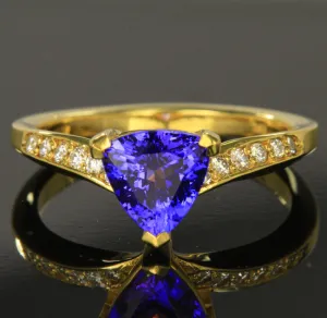 Trilliant Tanzanite Ring 1.79 Carat with Exceptional Color
