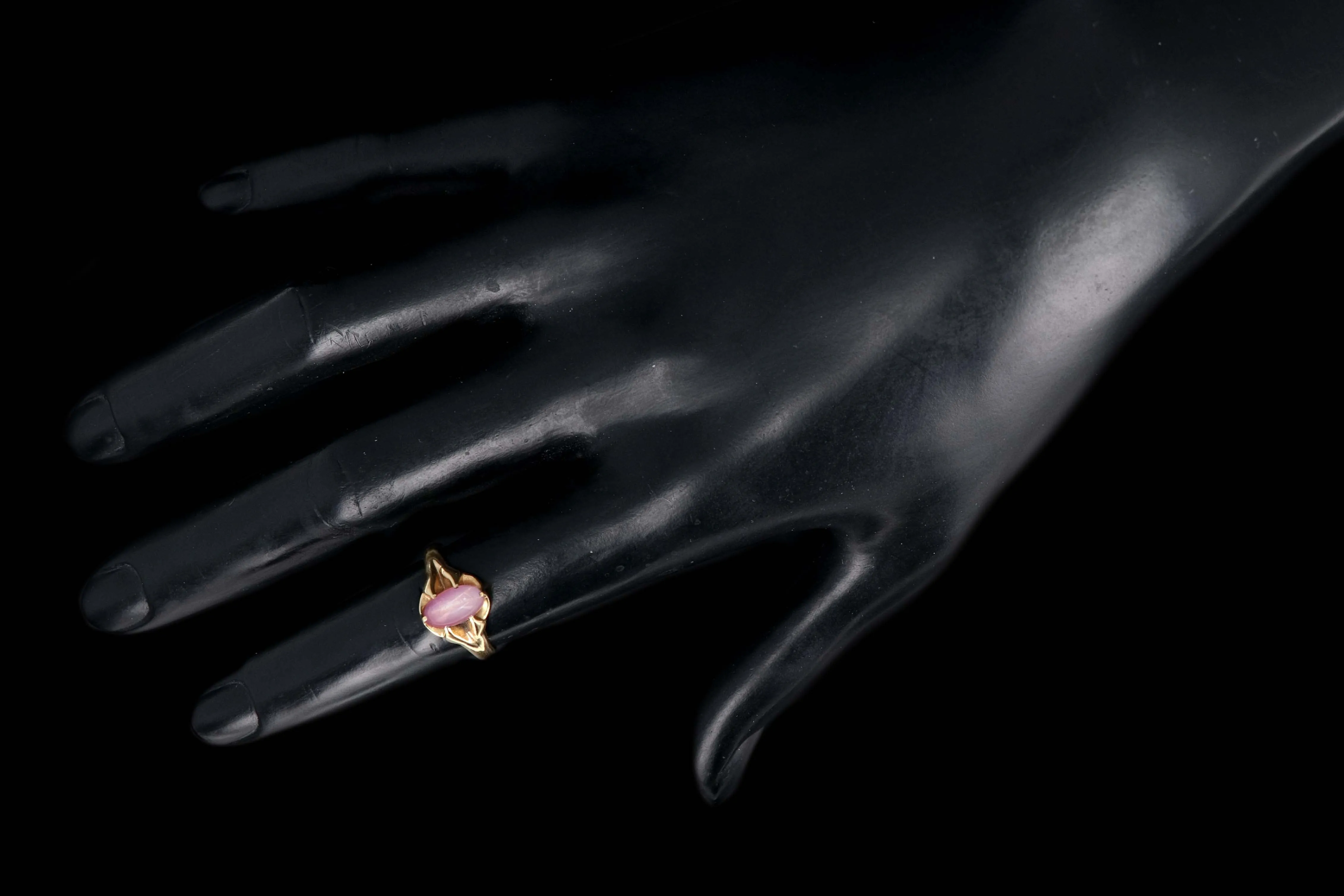 Victorian 18K Gold Pink Star Sapphire Belcher Mounted Ring c.1893