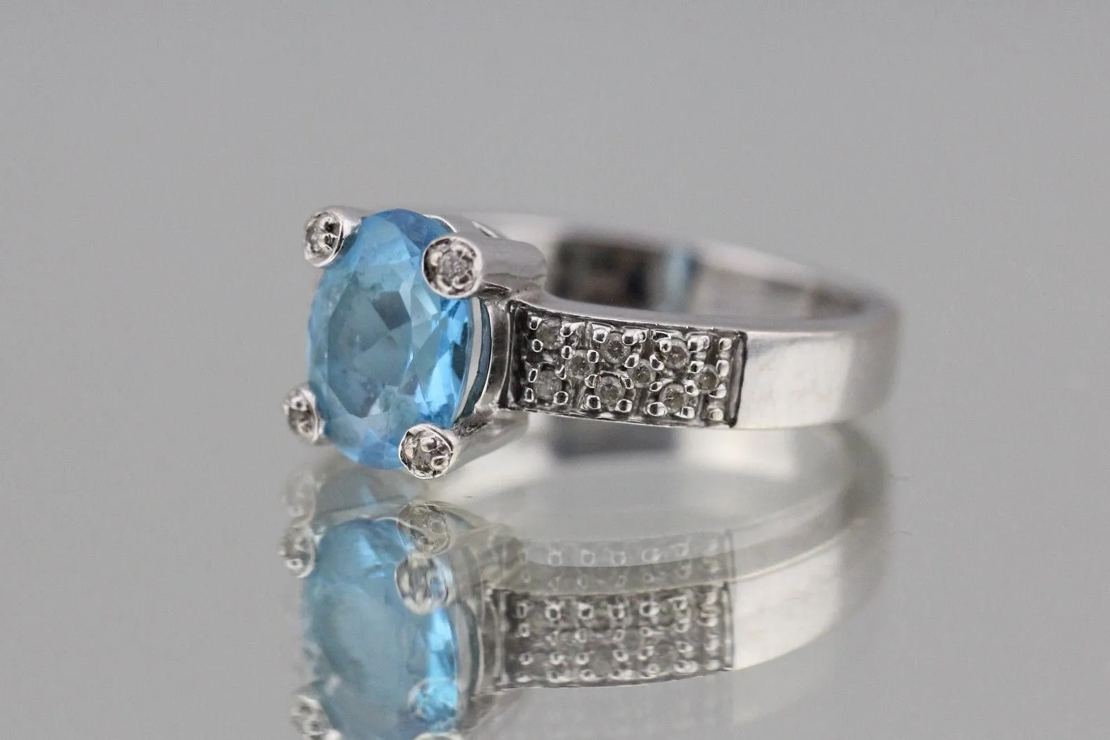 Vintage 14K White Gold Diamond & Blue Topaz Ring w/ Diamond Prongs