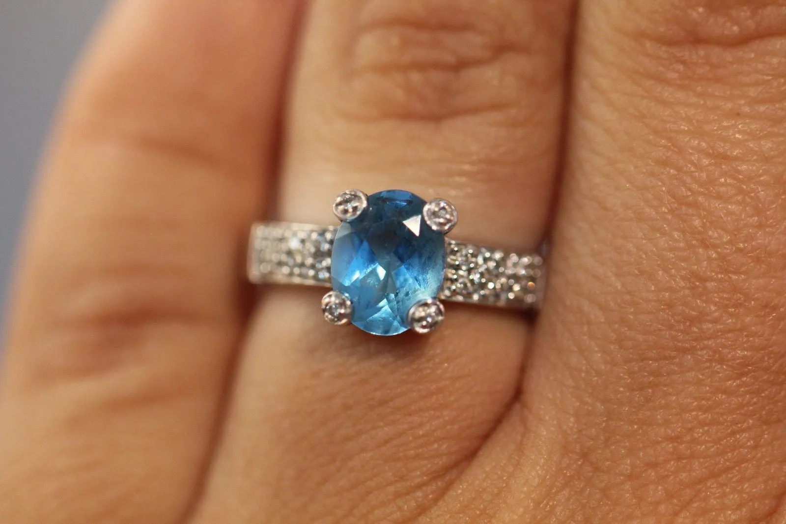 Vintage 14K White Gold Diamond & Blue Topaz Ring w/ Diamond Prongs