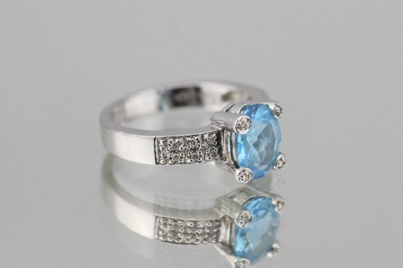 Vintage 14K White Gold Diamond & Blue Topaz Ring w/ Diamond Prongs