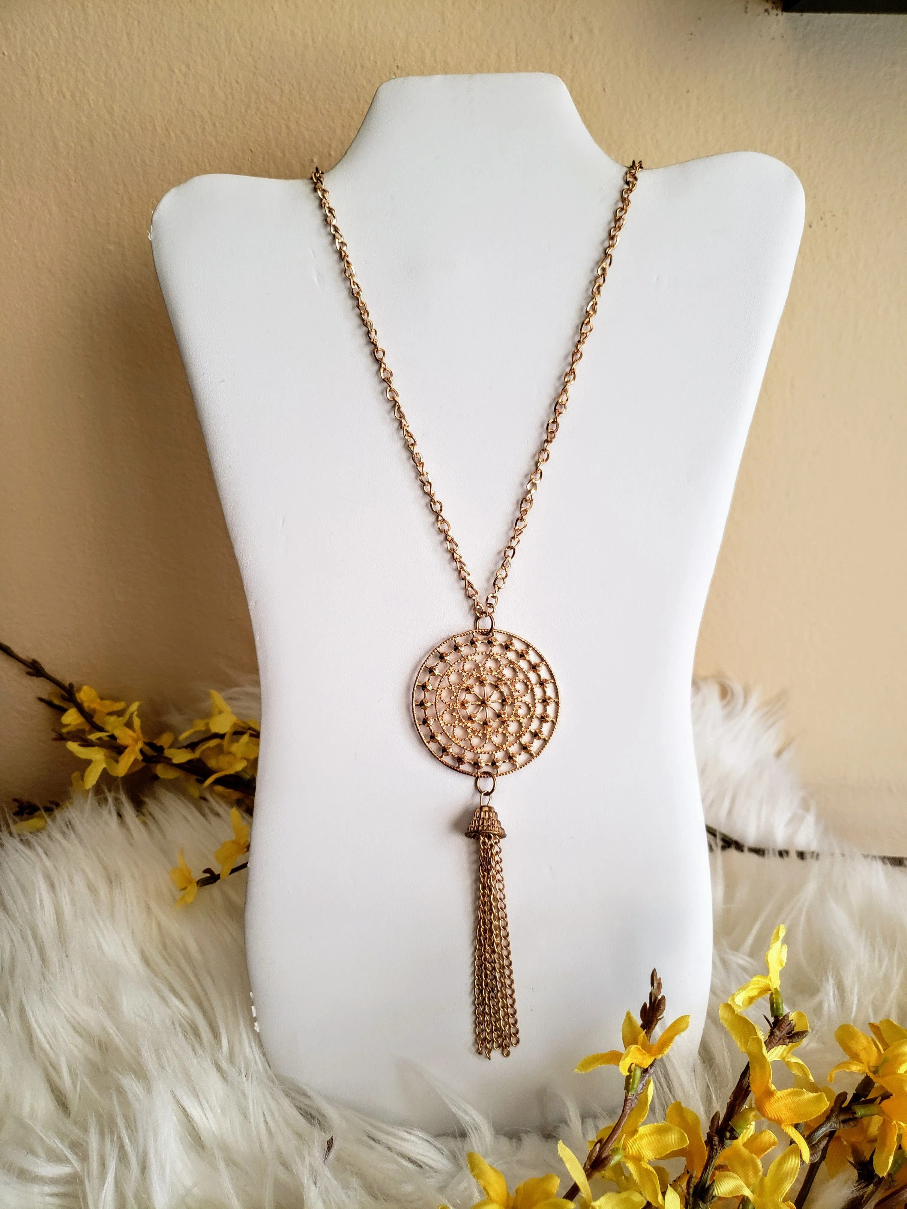 Vintage - Gold Tassel Circle Necklace