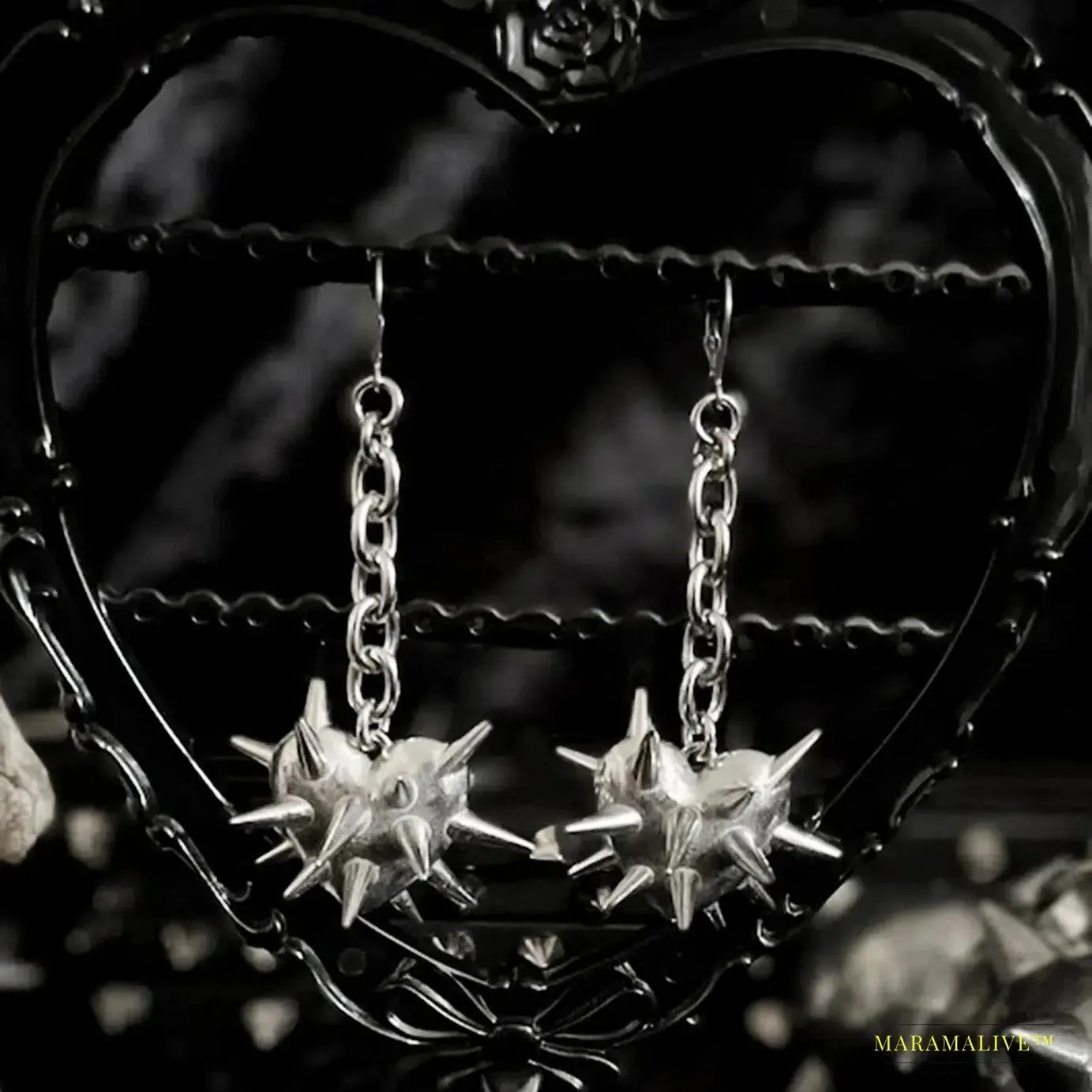Vintage Heart Thorn Spike Chain Alloy Silver Pendant Earrings: A Gothic Fashion Masterpiece