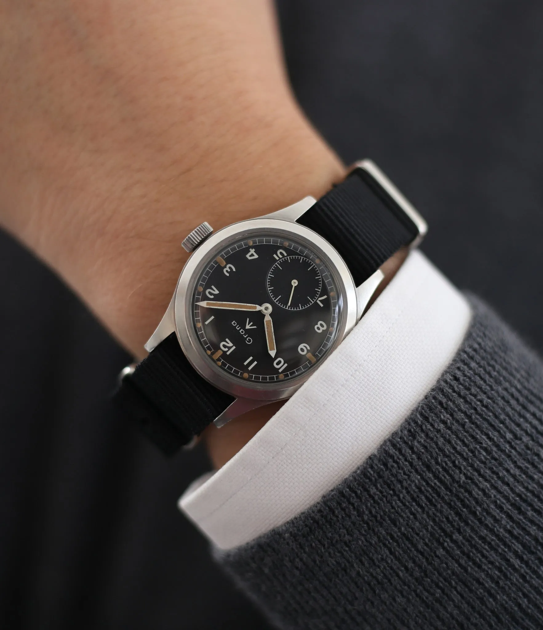 W.W.W. British Dirty Dozen Military Watch | M18565 | Steel