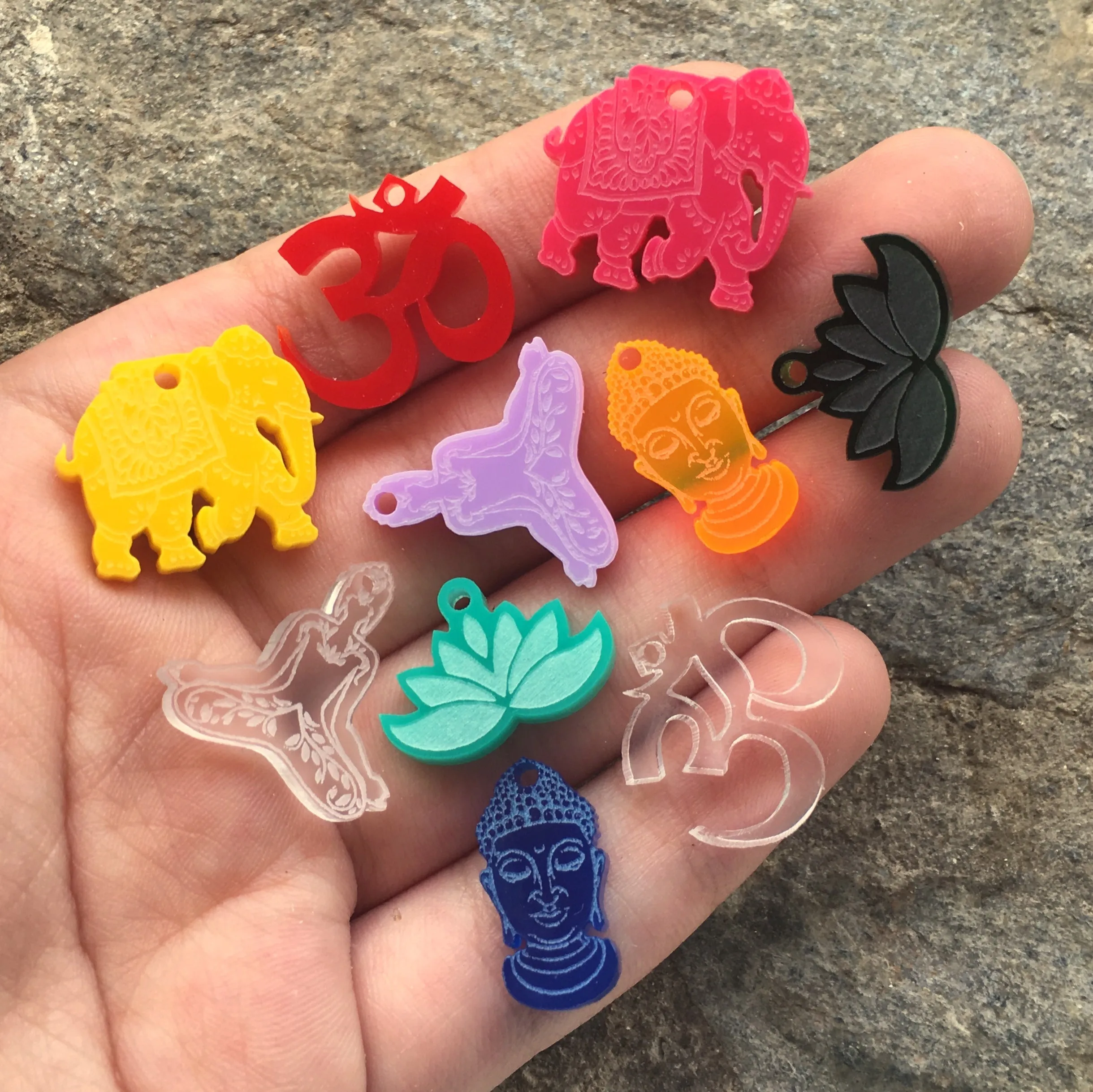 Zen and Buddhism ॐ Charms in Mixed Colors / 10 Pieces, 20mm